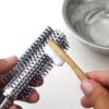 Как почистить щетку для волос