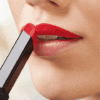 Как сохранить помаду на губах дольше