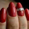 Маникюр с использованием красного цвета